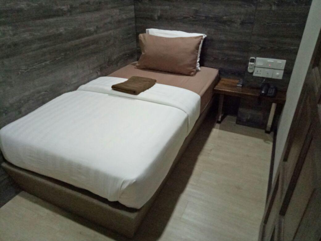 ชิง หยุน เรสต์เฮาส์ Hotel Kampong Serusup ภายนอก รูปภาพ